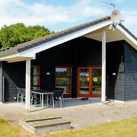 Three-bedroom Holiday In 10 Semesterbostad