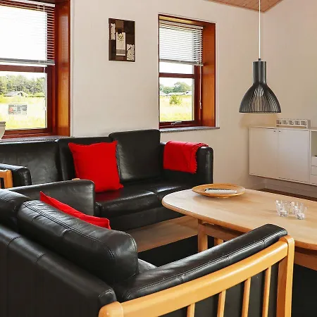 Three-bedroom Holiday In 10 Storvorde